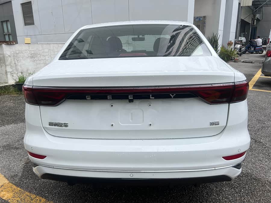 GEELY Emgrand 2021 car image #11