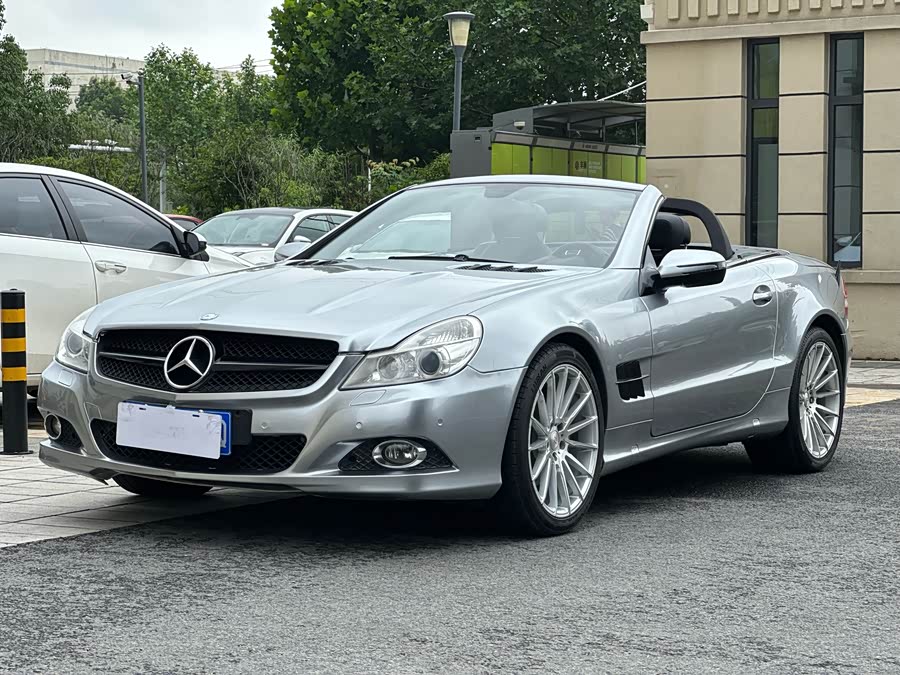 Mercedes-Benz SL Class 2010 car image #11