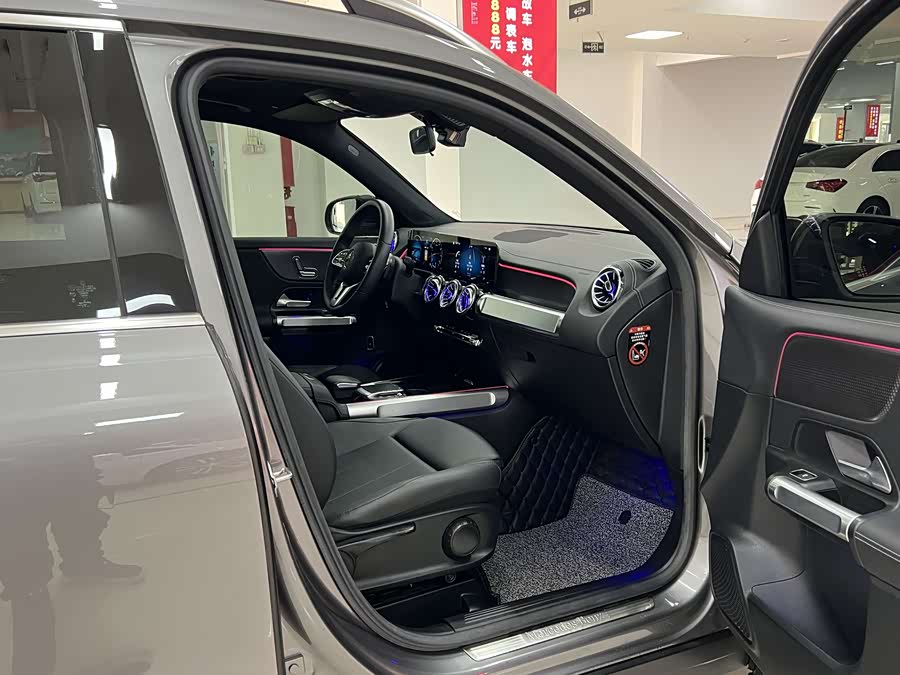 Mercedes-Benz GLB Class 2021 car image #11