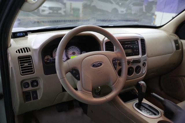 Ford Escape (Imported) 2006 car image #11