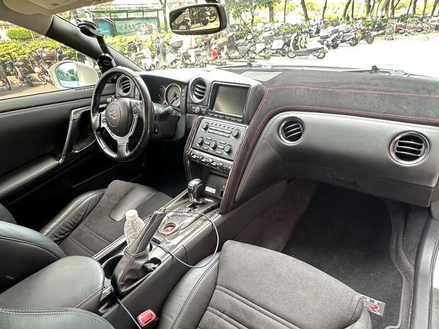 日产 日产GT-R 2010 汽车图片 #11