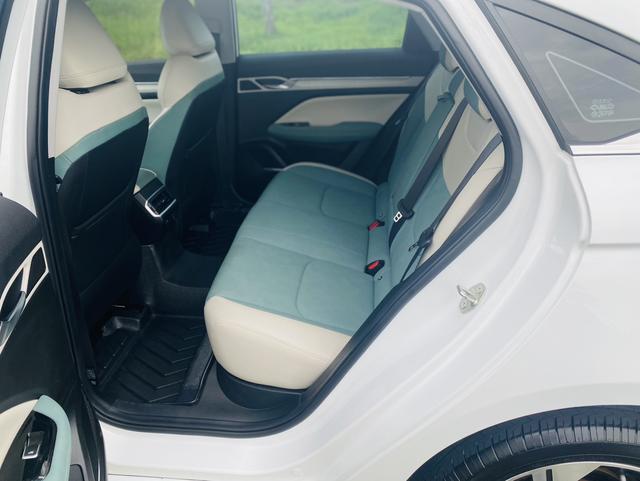 GEELY Emgrand L HiP 2023 immagine di auto #11