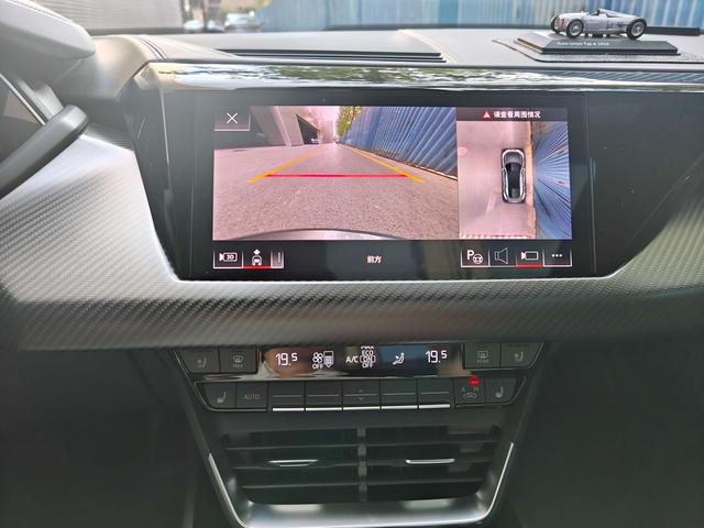 Audi RS e-tron GT 2024 car image #11