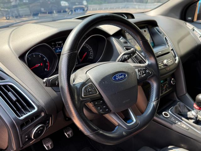 Ford Focus (Imported) 2017 صورة سيارة #11