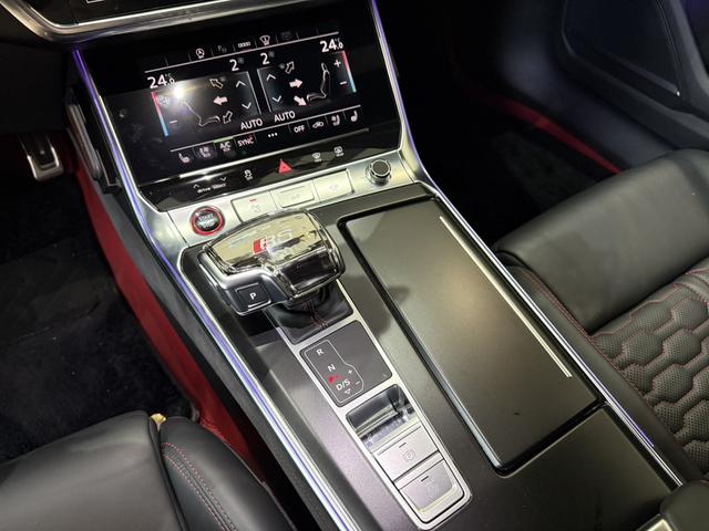 Audi RS 6 2021 car image #11