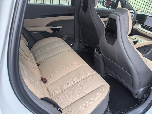 HongQi TianGong 08 2025 #11 HongQi TianGong 08 2025 car image #11