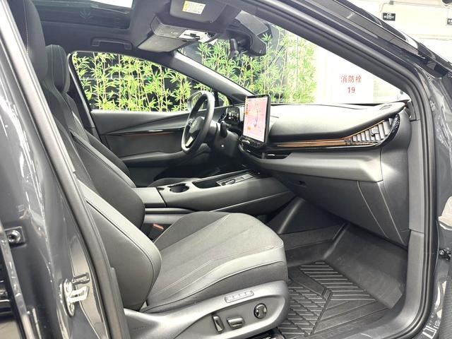 Volkswagen ID.UNYX 06 2024 #11 Volkswagen ID.UNYX 06 2024 صورة سيارة #11