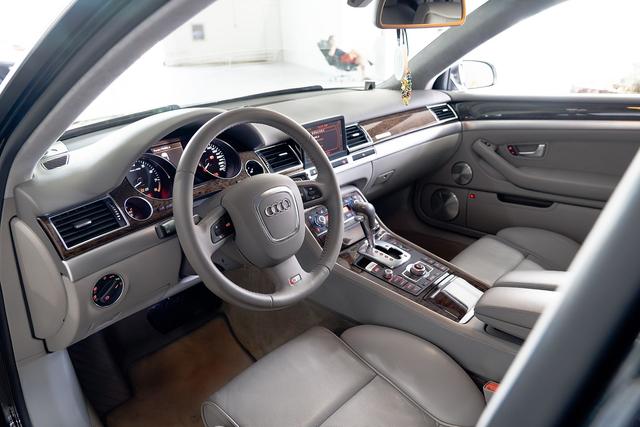 Audi S8 2008 #11 Audi S8 2008 car image #11