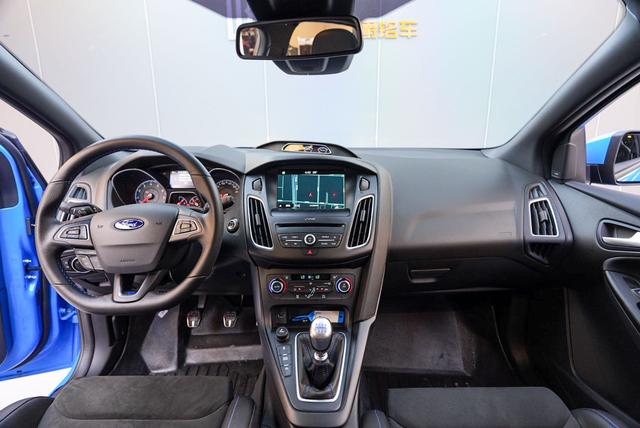 Ford Focus (Imported) 2018 car image #11