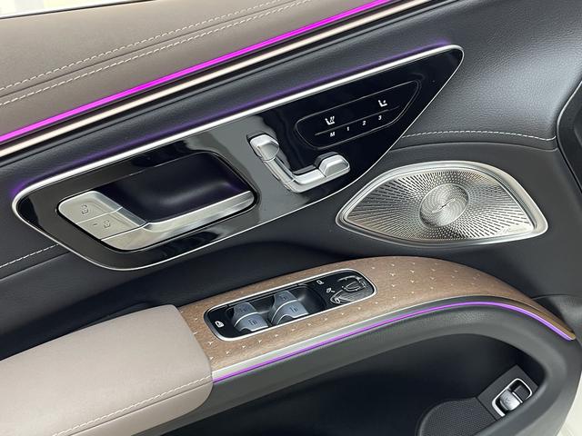 Mercedes-Benz EQS SUV 2025 car image #11