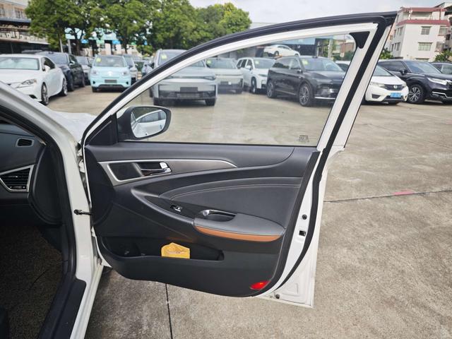 Changan EadoPHEV 2018 immagine di auto #11