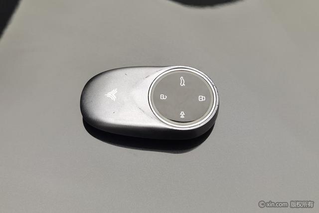 哪吒汽车 哪吒S猎装 2024 #11 哪吒汽车 哪吒S猎装 2024 汽车图片 #11