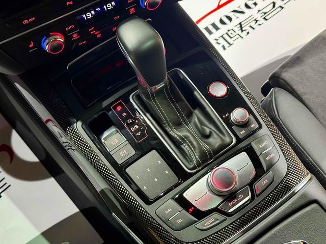 Audi S6 2017 car image #11