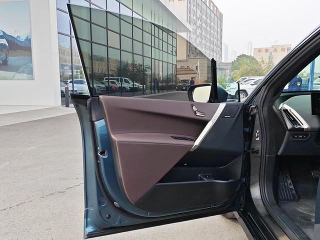 BMW iX 2023 immagine di auto #11