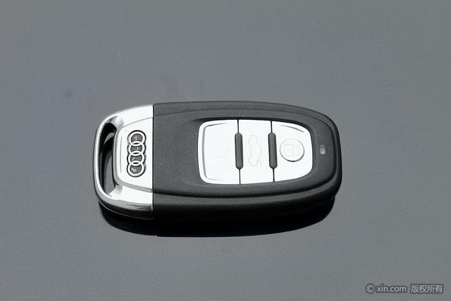 Audi S6 2013 car image #11