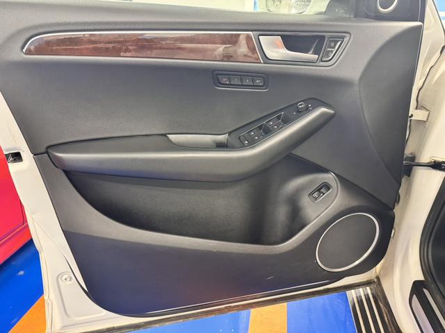 Audi Q5 (Imported) 2010 car image #11