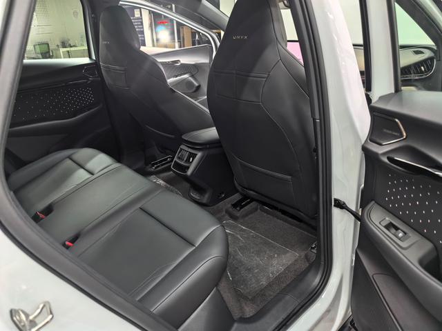 Volkswagen ID.UNYX 06 2024 image de voiture #11