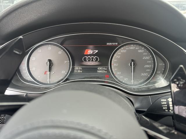 Audi S7 2014 car image #11