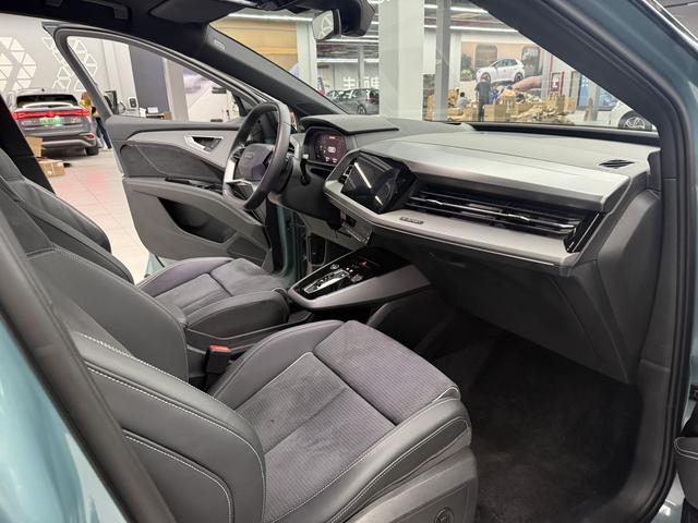 Audi Q5 e-tron 2023 immagine di auto #11