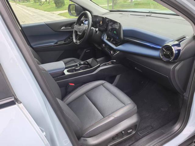 Chevrolet Equinox Plus 2024 car image #11