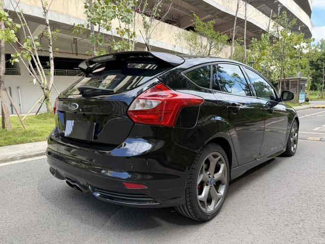 Ford Focus (Imported) 2013 #11 Ford Focus (Imported) 2013 صورة سيارة #11