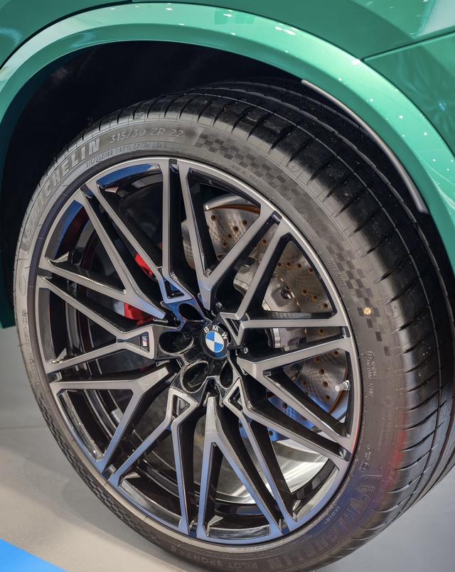 BMW X5 M car image #11