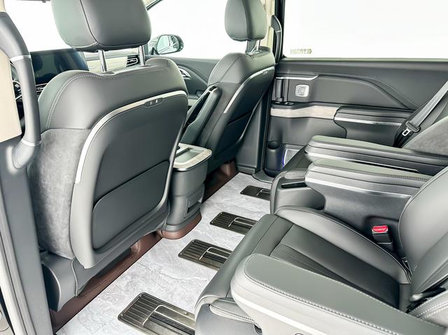 HongQi HQ9 PHEV 2025 #11 HongQi HQ9 PHEV 2025 car image #11