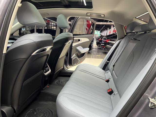 HongQi H5 PHEV 2025 car image #11