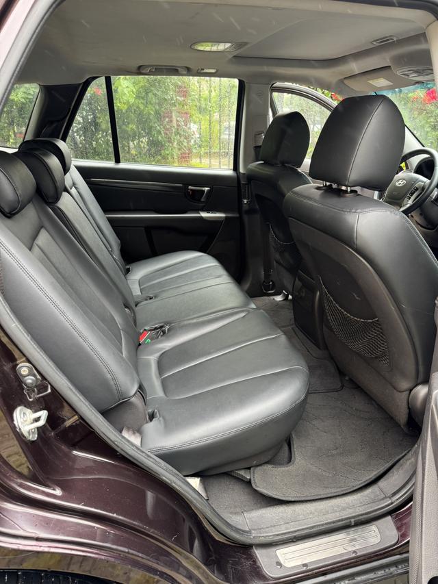 Hyundai Santa Fe Classic 2010 car image #11