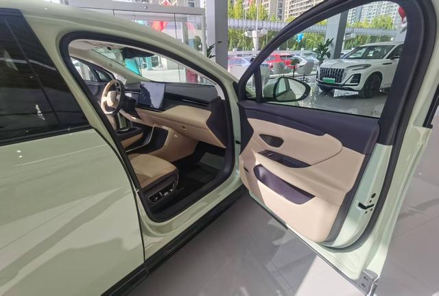 HongQi TianGong 06 2025 car image #11