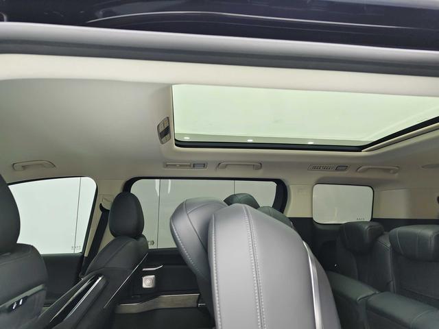 HongQi HQ9 PHEV 2024 #11 HongQi HQ9 PHEV 2024 car image #11