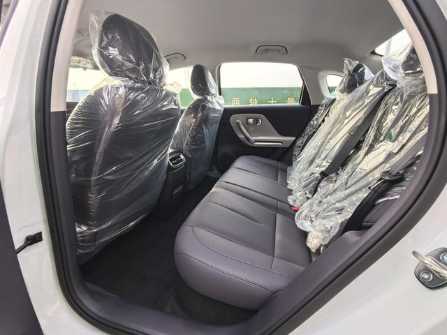 零跑汽车 零跑B01 2025 汽车图片 #11