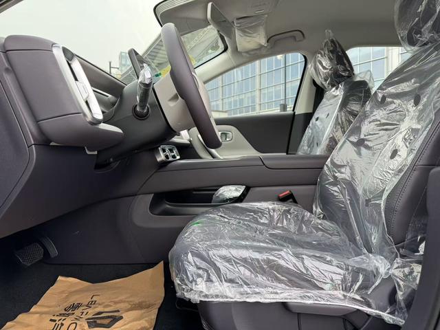 零跑汽车 零跑B01 汽车图片 #11