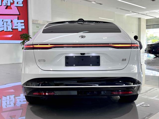 NIO ET9 2025 immagine di auto #11