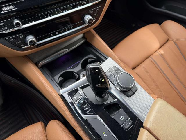 BMW 5 Series (Imported) 2018 car image #11