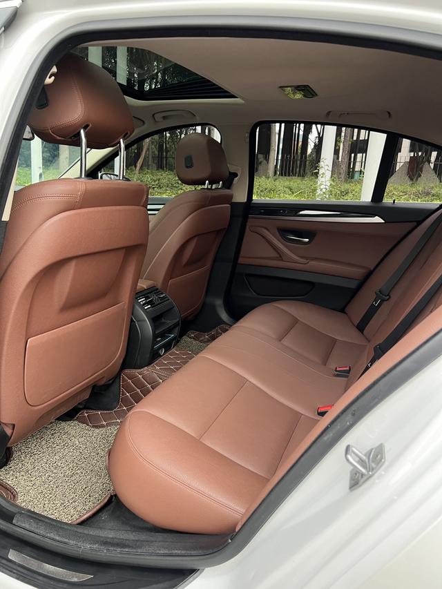 BMW 5 Series (Imported) 2016 #11 BMW 5 Series (Imported) 2016 imagem de carro #11