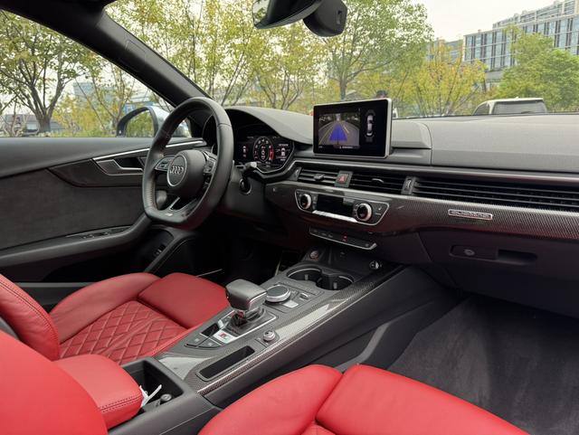 Audi S4 2018 car image #11