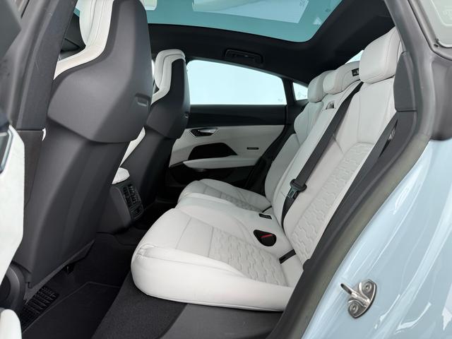 Audi e-tron GT 2024 #11 Audi e-tron GT 2024 صورة سيارة #11