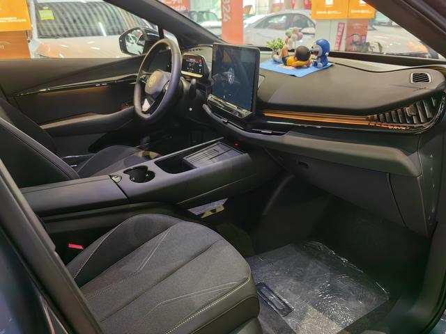 Volkswagen ID.UNYX 06 2025 image de voiture #11