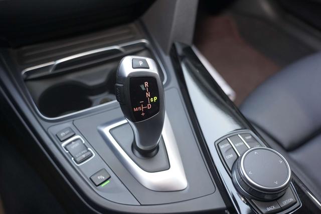 BMW 3 Series GT 2020 car image #11