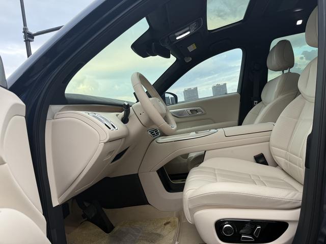 Deepal S09 2025 car image #11