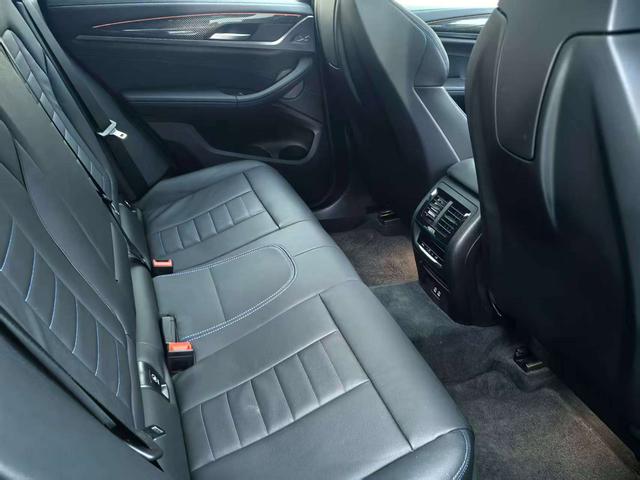 BMW X4 M40i image de voiture #11