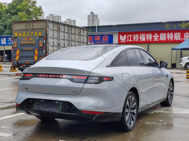 零跑汽车 零跑C01 2023 汽车图片 #11