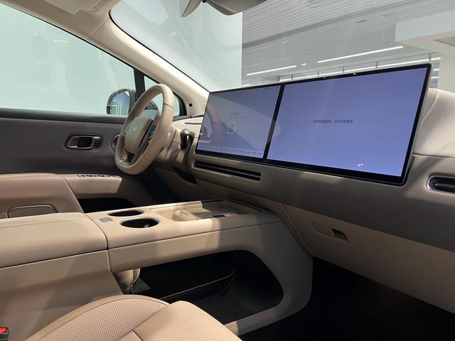 Li i8 2025 изображение автомобиля #11