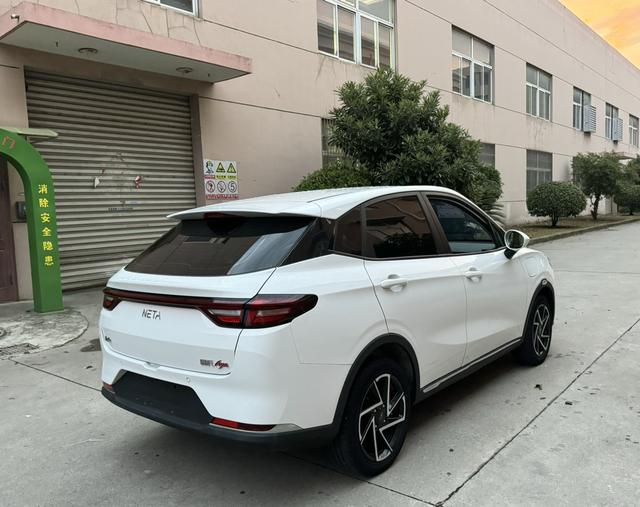 哪吒汽车 哪吒AYA 2023 汽车图片 #11