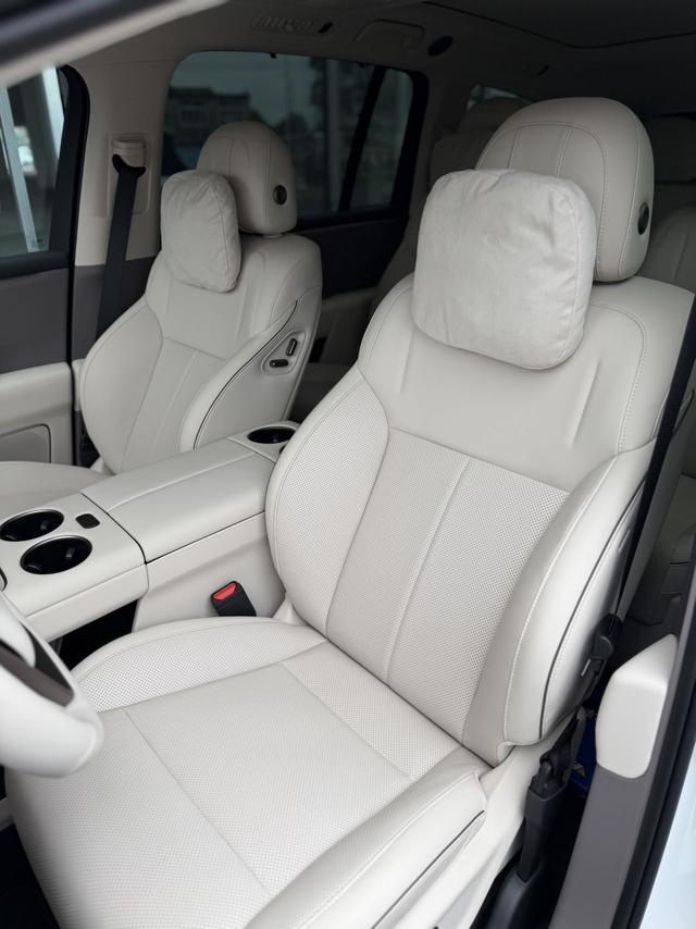 Li i8 2025 image de voiture #11