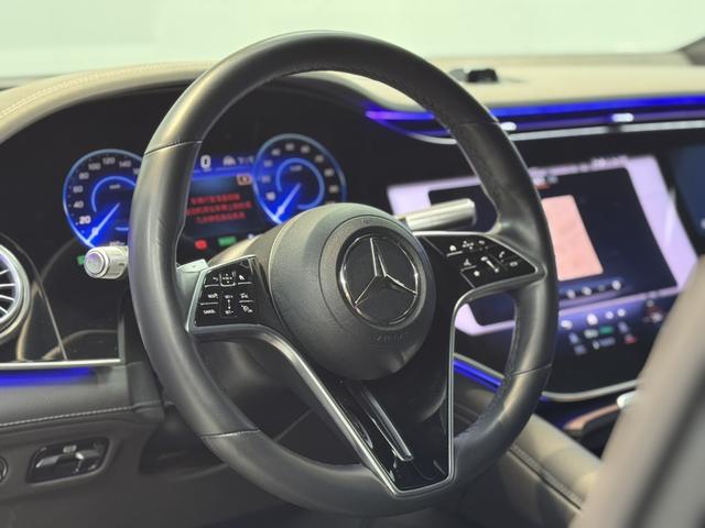 Mercedes-Benz EQS SUV 2023 imagem de carro #11