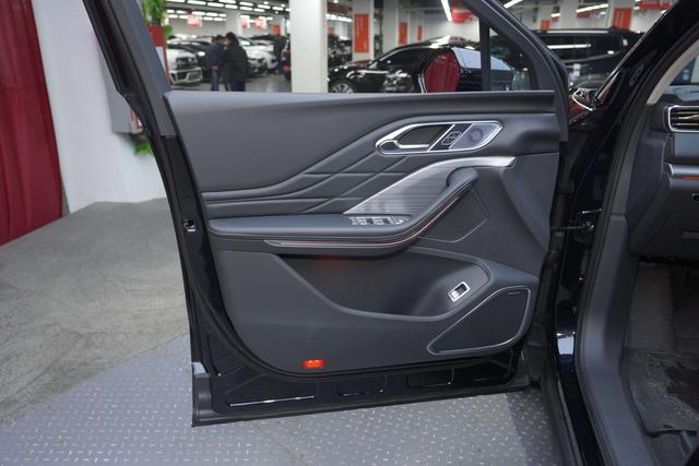 HongQi HS7 PHEV 2025 car image #11