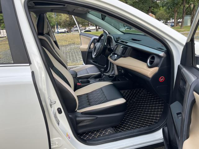 Toyota RAV4 Hybird E+ 2016 car image #11