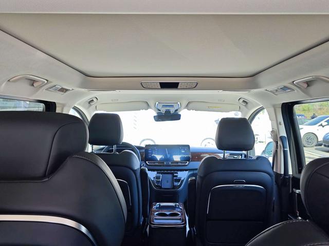 HongQi HQ9 2023 #11 HongQi HQ9 2023 car image #11